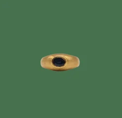 Bague or jaune sertie d’un saphir