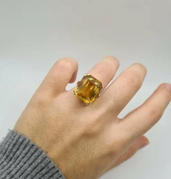 Bague or jaune sertie d’une citrine