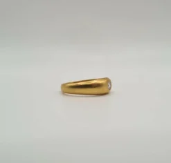 Bague or jaune sertie d’un diamant
