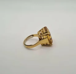 Bague or jaune sertie d’une citrine