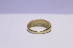 Bague Or jaune texturée