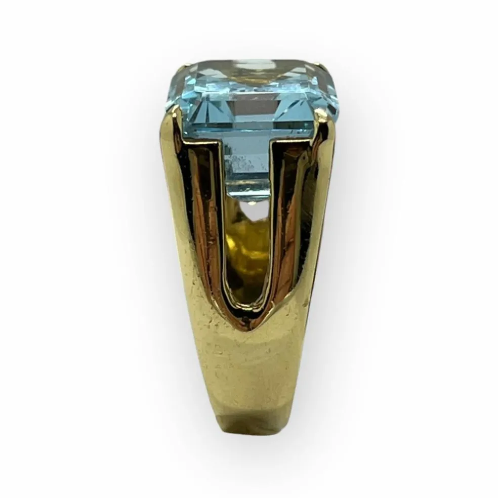 Bague or jaune Topaze bleue
