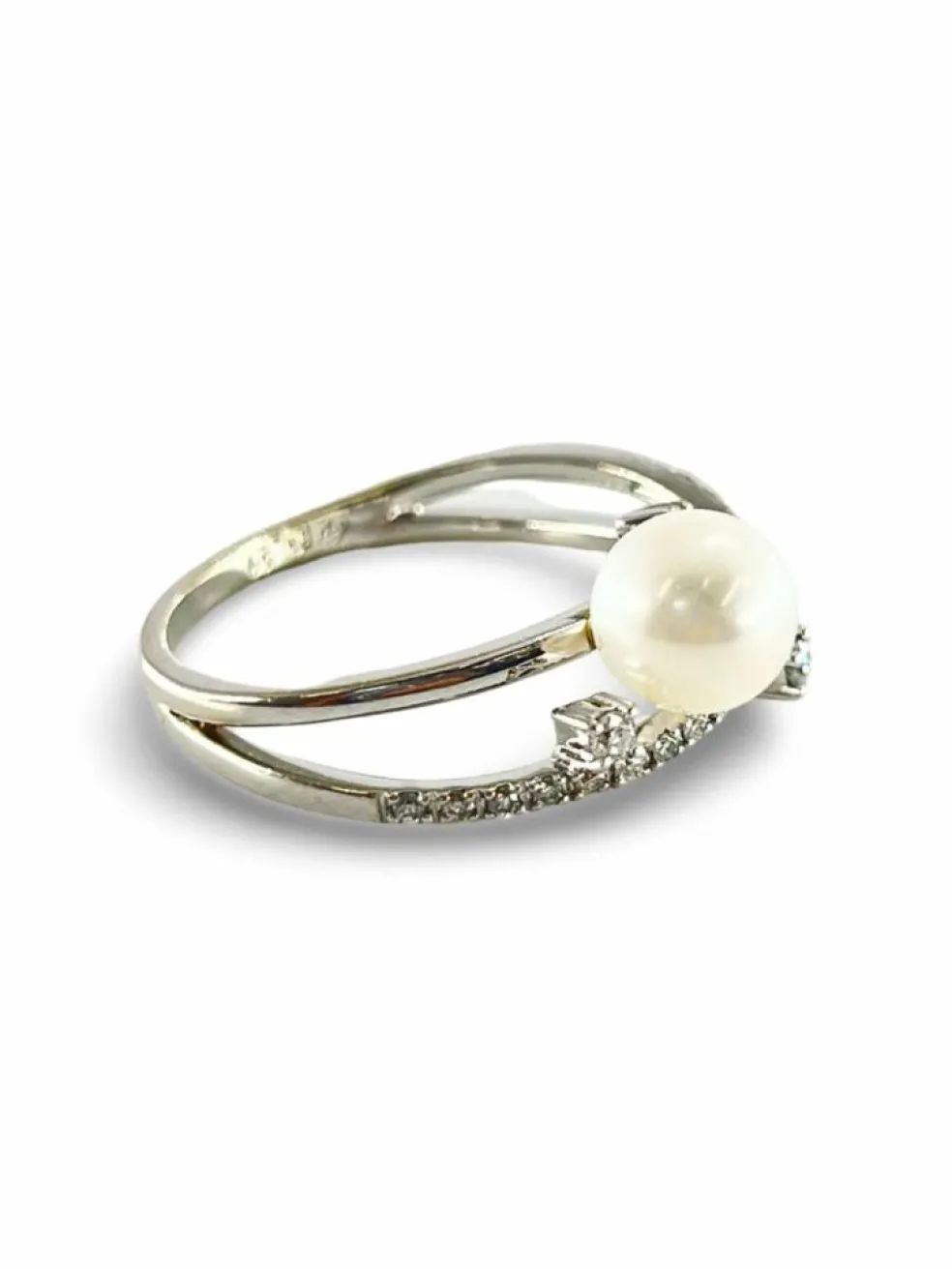 Bague or perle et diamants