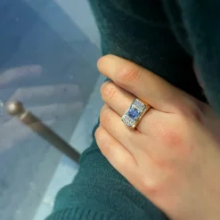 Bague or, saphir, diamants