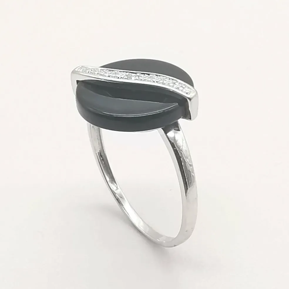 Bague ou onyx et diamant