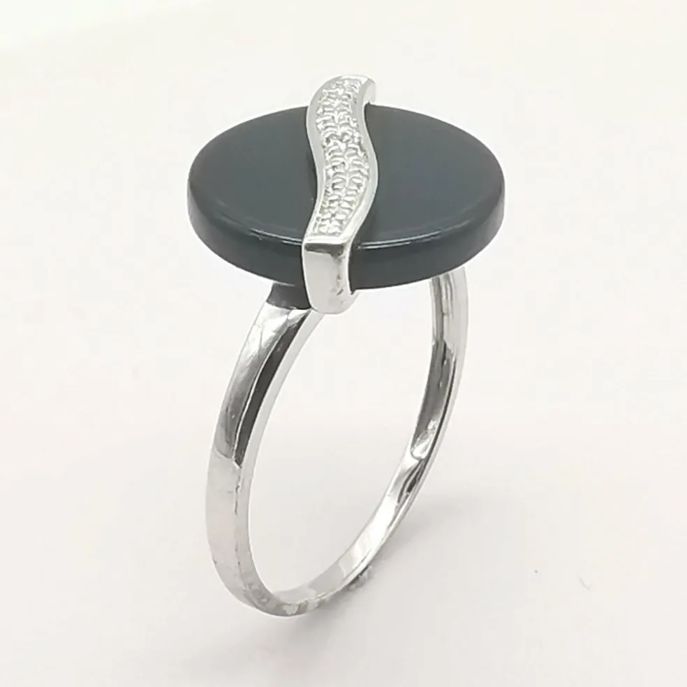 Bague ou onyx et diamant