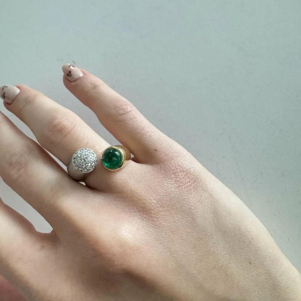 Bague ouverte émeraude diamants