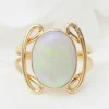 Bague ovale or jaune et opale