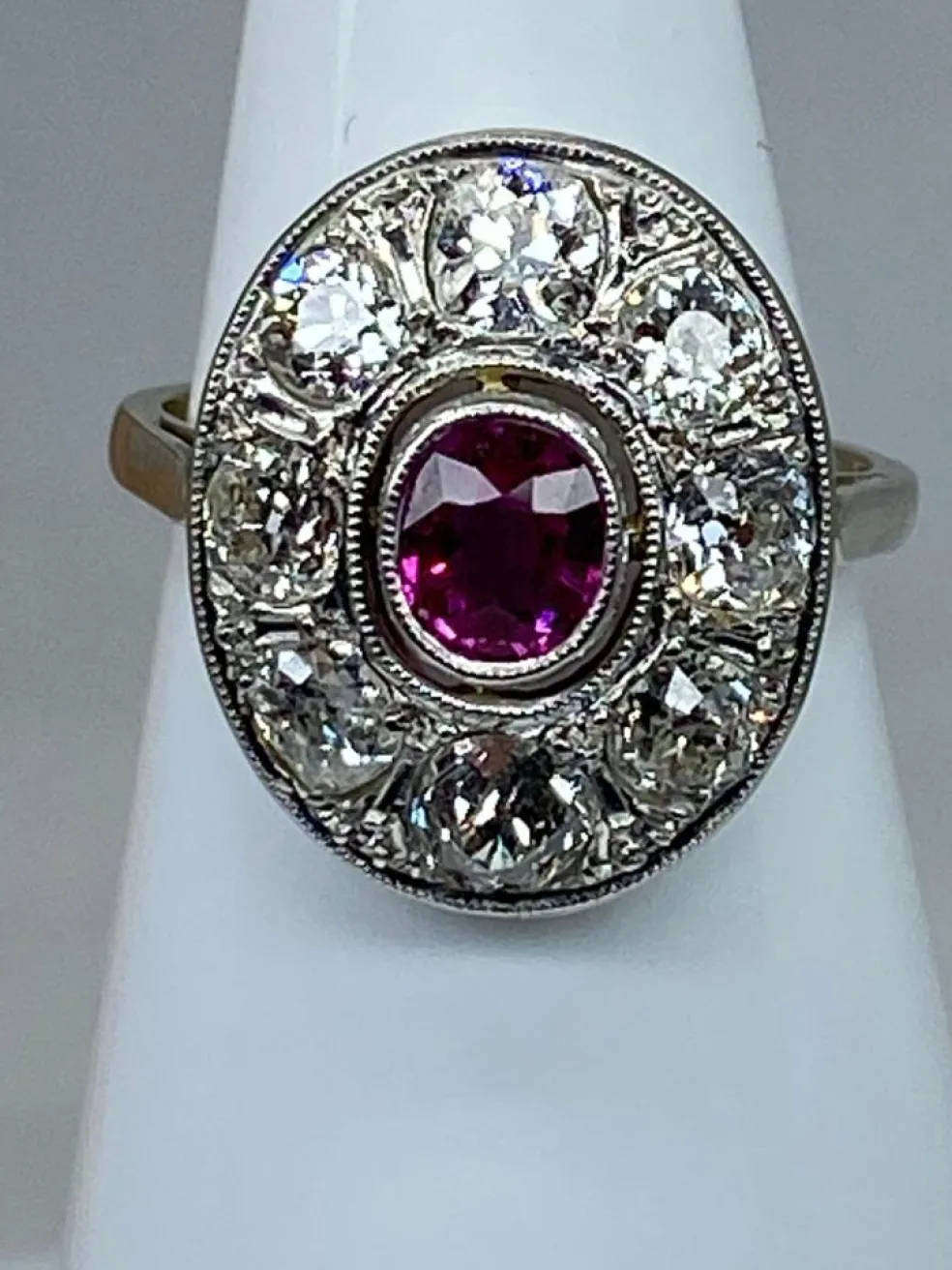 Bague ovale rubis & diamants