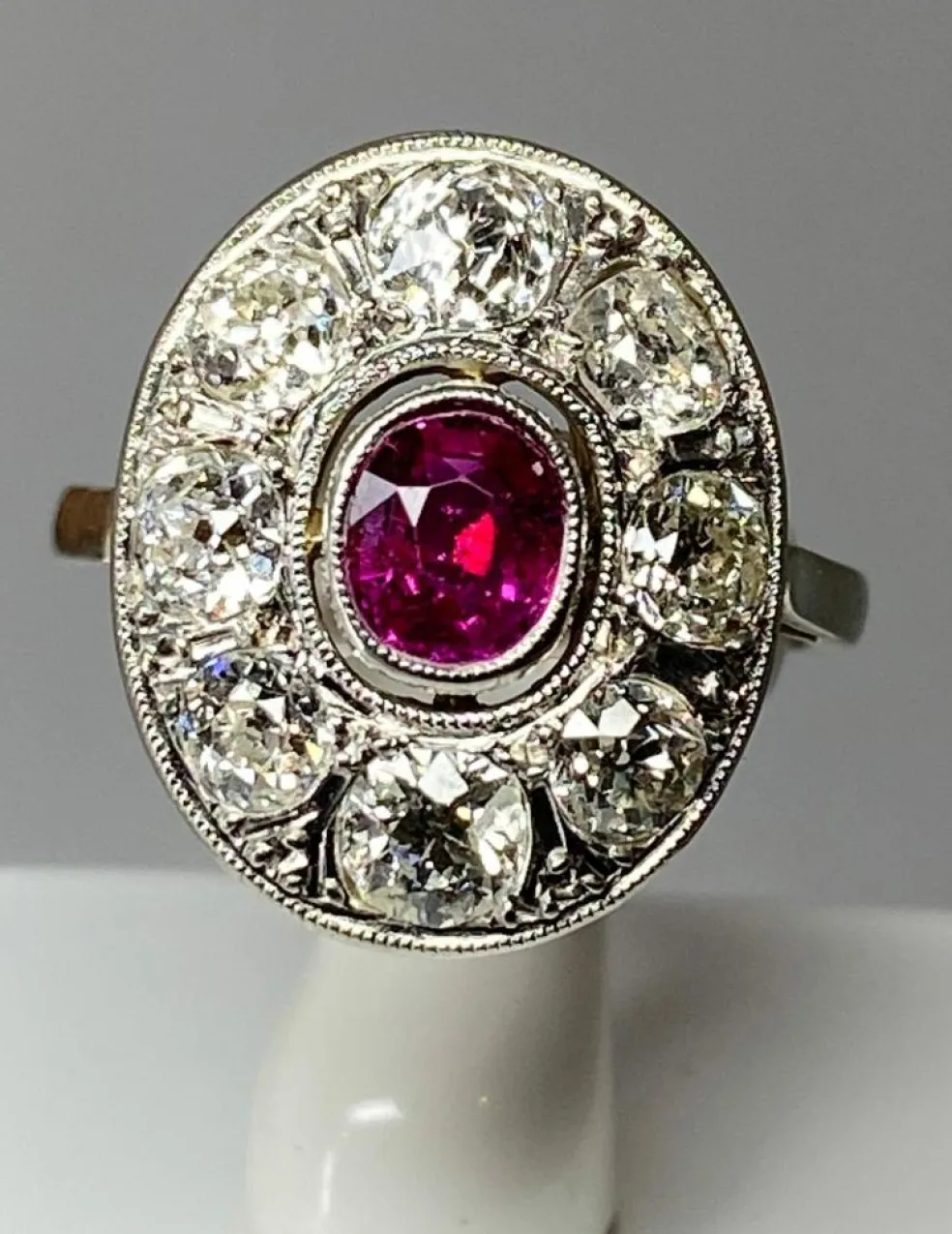 Bague ovale rubis & diamants