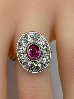 Bague ovale rubis & diamants
