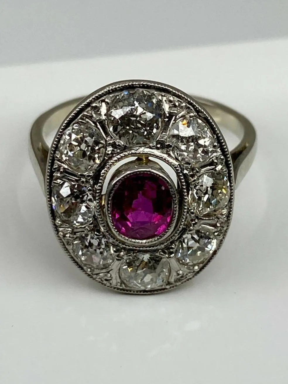 Bague ovale rubis & diamants