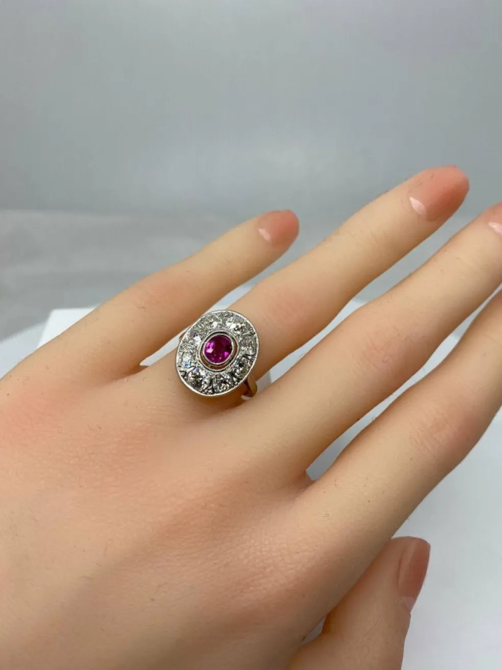 Bague ovale rubis & diamants