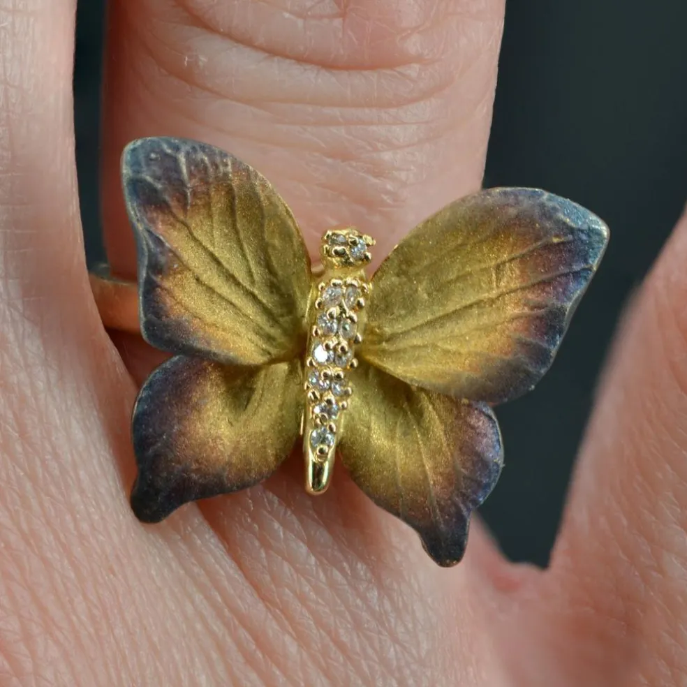 Bague papillon en émail et diamants