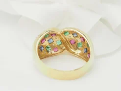 Bague pavée en or jaune, diamants et pierres précieuses
