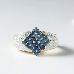 Bague pavée saphirs diamants