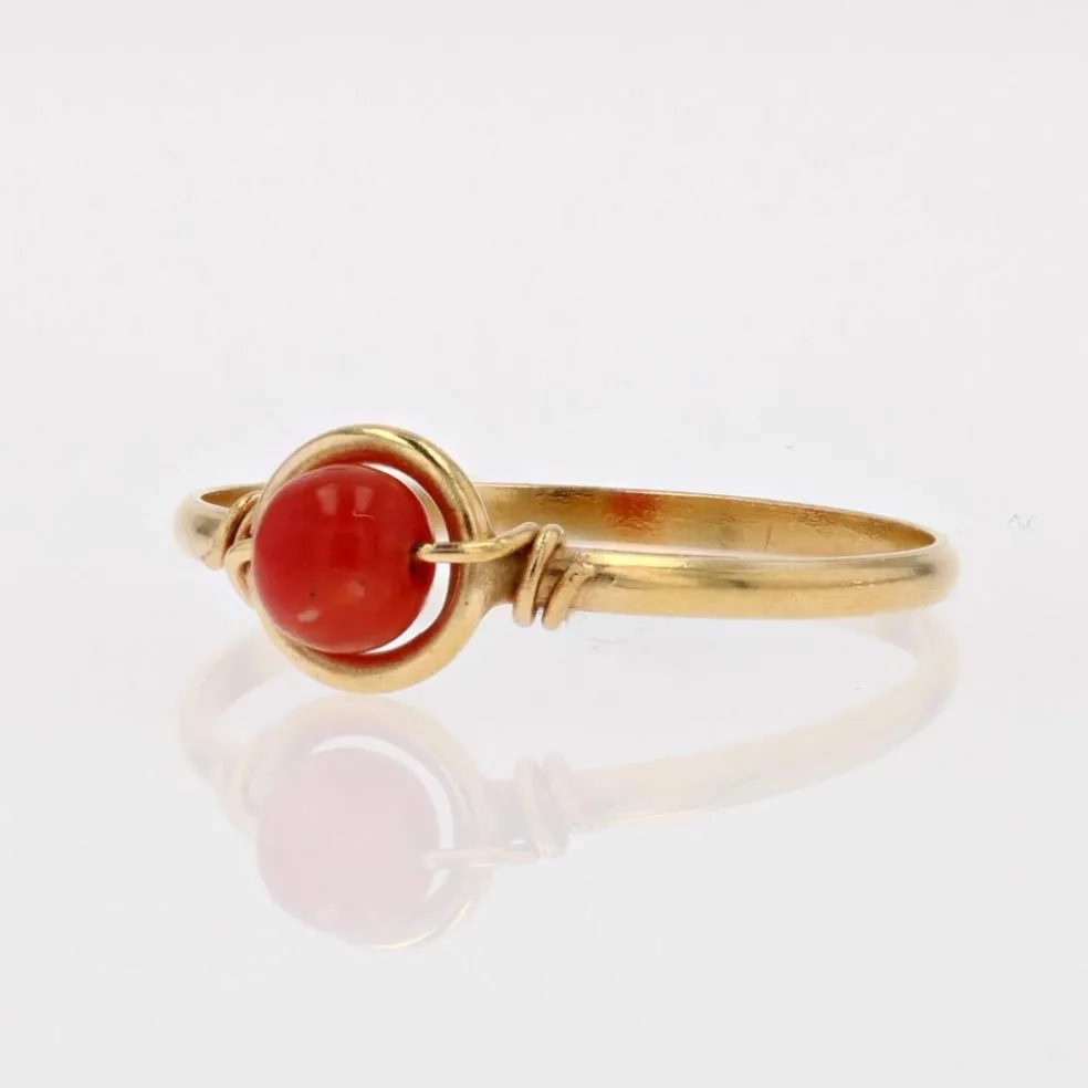 Bague perle de corail or jaune