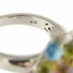 Bague perle, pierres de couleur et diamants