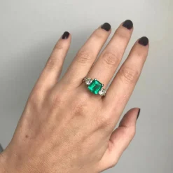 Bague Platine Diamant Emeraude Colombienne