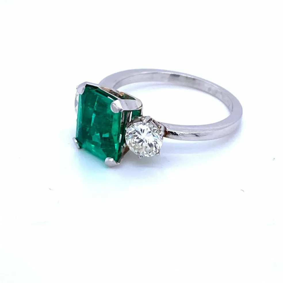 Bague Platine Diamant Emeraude Colombienne