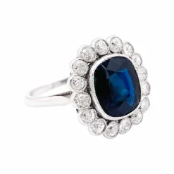 Bague platine, diamants, saphir.