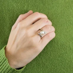 Bague platine et or gris, perle et diamants