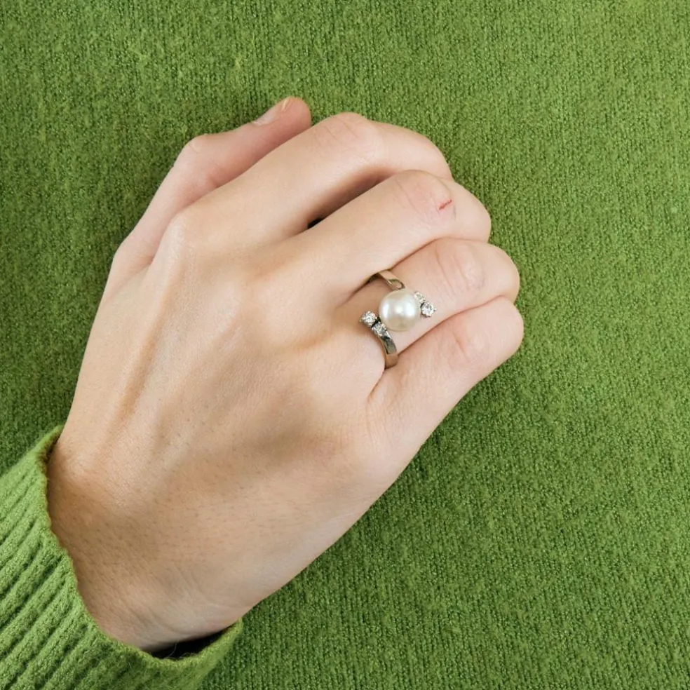 Bague platine et or gris, perle et diamants