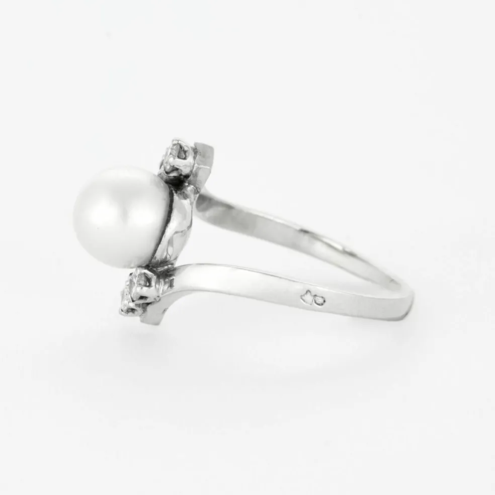 Bague platine et or gris, perle et diamants