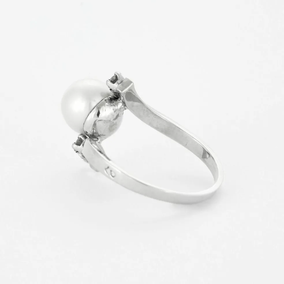 Bague platine et or gris, perle et diamants