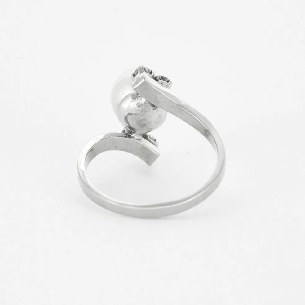 Bague platine et or gris, perle et diamants
