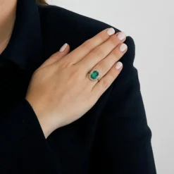 Bague platine et or jaune émeraude et diamants