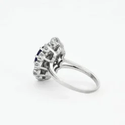 Bague platine, or gris saphir et diamants