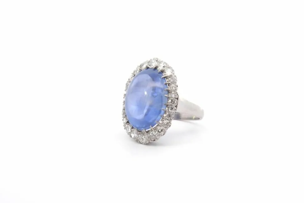 Bague platine saphir cabochon de 17,65 cts et diamants