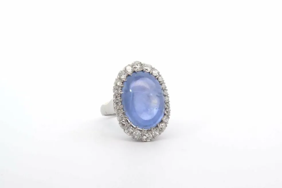 Bague platine saphir cabochon de 17,65 cts et diamants