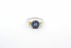 Bague Platine Saphir Diamants jaunes