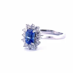 Bague platine saphir taille émeraude diamants