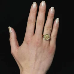 Bague plus qu'hier moins que demain en or
