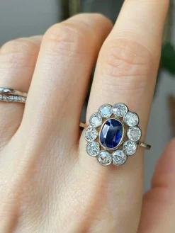 Bague Pompadour ancienne or jaune saphir diamants