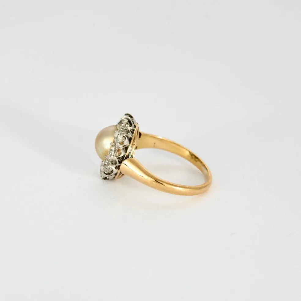 Bague Pompadour ancienne sertie perle et diamants