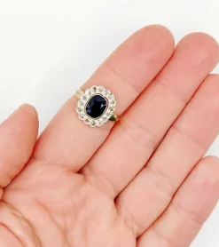 Bague pompadour Art Déco or et platine, saphir synthétique de 3,00 carats, diamants taille rose (circa 1920)