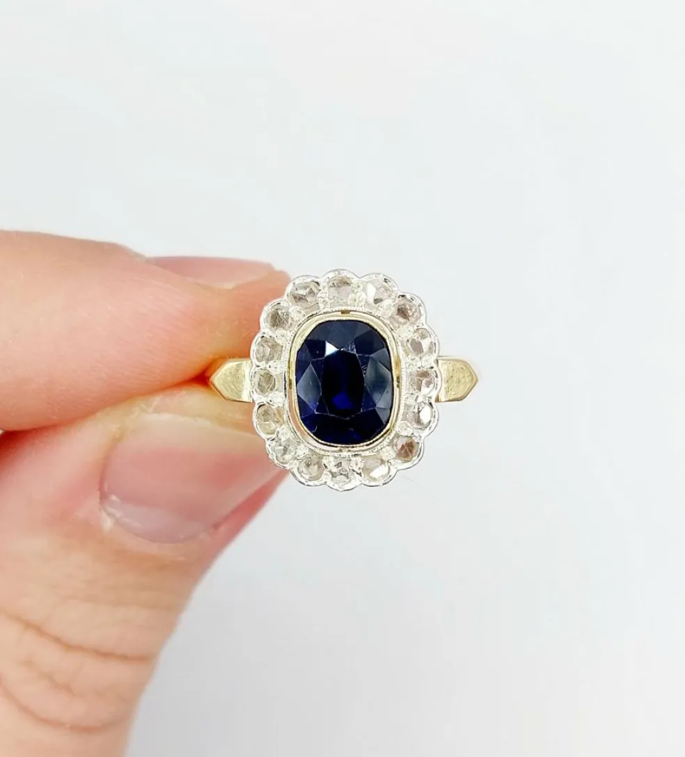 Bague pompadour Art Déco or et platine, saphir synthétique de 3,00 carats, diamants taille rose (circa 1920)