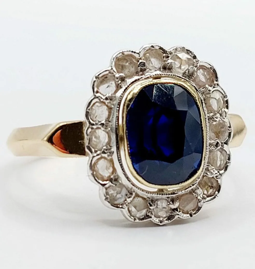 Bague pompadour Art Déco or et platine, saphir synthétique de 3,00 carats, diamants taille rose (circa 1920)