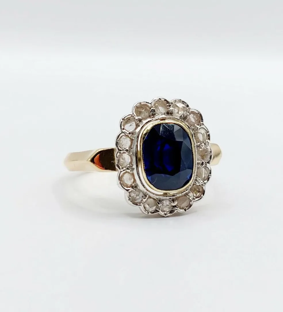 Bague pompadour Art Déco or et platine, saphir synthétique de 3,00 carats, diamants taille rose (circa 1920)