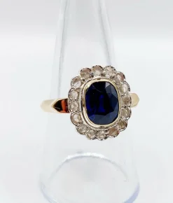 Bague pompadour Art Déco or et platine, saphir synthétique de 3,00 carats, diamants taille rose (circa 1920)