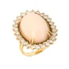 Bague Pompadour cabochon de corail diamants