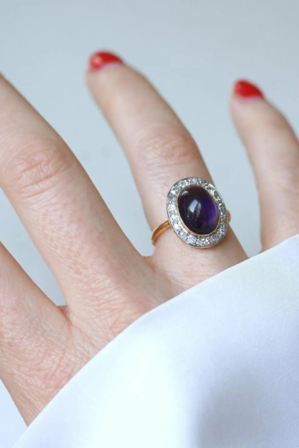Bague Pompadour Cabochon Améthyste et Diamants