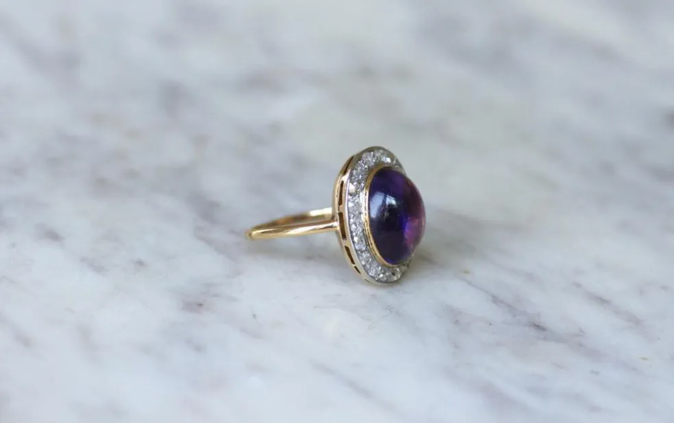 Bague Pompadour Cabochon Améthyste et Diamants