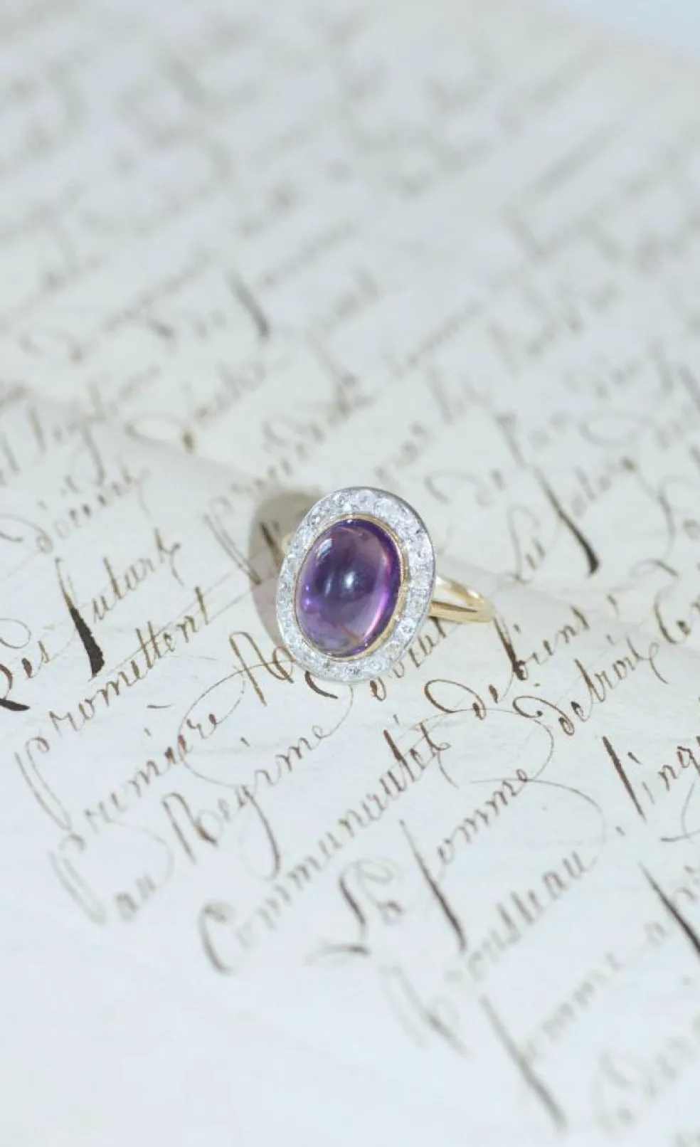 Bague Pompadour Cabochon Améthyste et Diamants