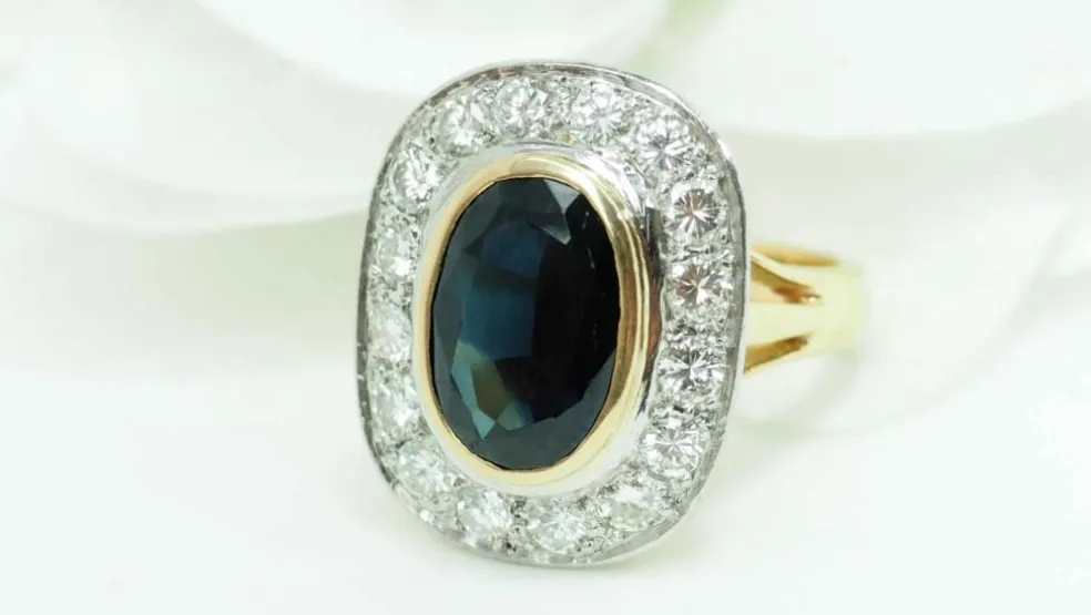 Bague pompadour en or bicolore, saphir et diamants