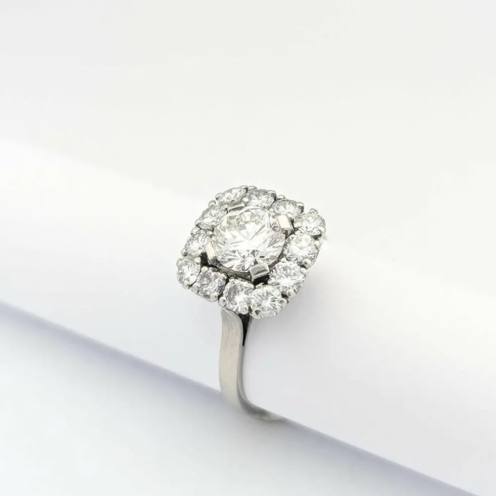 Bague Pompadour en or blanc Platine et diamants